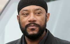 Комик Рики Харрис умер в возрасте 54 лет