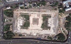 Территория на месте гостиницы «Россия», Фото: сервис «Яндекс.Карты»