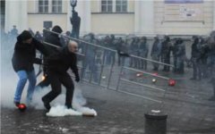 Беспорядки на Манежной площади Москвы в декабре 2010 года Беспорядки на Манежной площади Москвы в декабре 2010 года