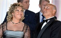 Елена Батурина и Юрий Лужков. Фото с сайта etoday.ru Елена Батурина и Юрий Лужков. Фото с сайта etoday.ru