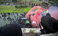 Митинговая стихия захлестнула Рим Митинговая стихия захлестнула Рим