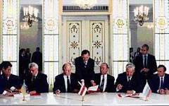 Подписание Беловежских соглашений Подписание Беловежских соглашений
