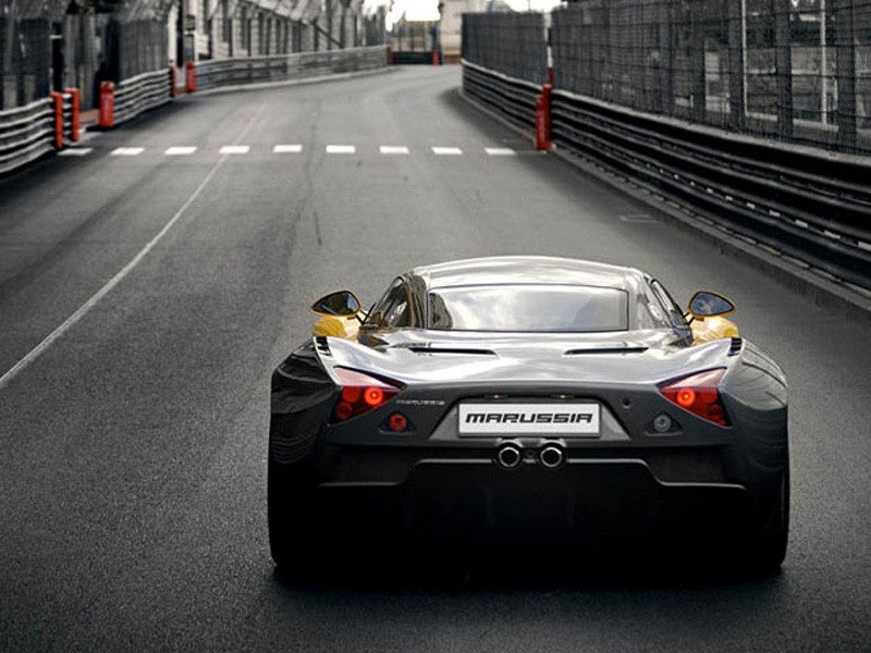 Marussia B1 у финишной черты, вид сзади