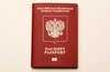 Россияне не обязаны замечать мелкие ошибки в загранпаспорте, объяснил суд