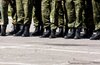 Лицам без гражданства разрешили служить по контракту в российской армии