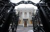 В ЦБ рассказали о росте средней зарплаты по России в 2025 году на 15%