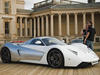 Marussia B1 у старинного здания