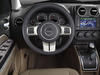 Jeep Compass (2011). Передняя панель, рулевое колесо, центральная консоль