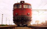 В Ленинградской области тепловоз сошел с рельсов, машинист погиб