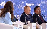 Владимир Путин выступил на пленарном заседании ВЭФ