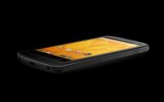 Смартфон Google Nexus 4. Фото с сайта google.com