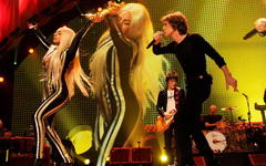 The Rolling Srones feat. Lady GaGa. Фото с сайта www.rollingstones.com