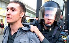 Разгон полицией лагеря оппозиции на Чистых прудах © РИА Новости, Илья Питалев