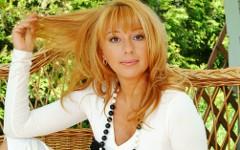 Алена Апина