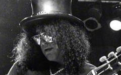 Slash. Фото с офстраницы Слэша в Facebook