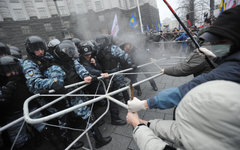 Столкновения митингующих с милицией в Киеве © РИА Новости, Алексей Фурман
