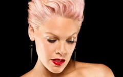 Pink. Фото с сайта pinkspage.com