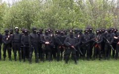 Боевики «Правого сектора». Стоп-кадр с видео в YouTube
