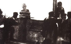 Китайские войска защищают мост Лугоу. Фото с сайта wikipedia.org