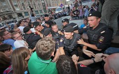 На закате началась новая волна задержаний © KM.RU, Алексей Белкин
