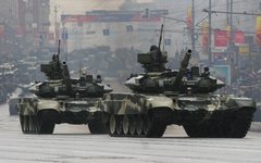 Танки на Параде Победы © KM.RU