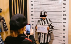 В Мурманске детей нарядили в тюремные робы