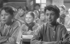 Кадр из фильма «Сельская учительница». Фото с сайта kino-teatr.ru