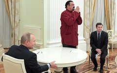 Стивен Сигал на встрече с Владимиром Путиным © РИА «Новости», Алексей Дружинин