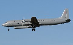 Военный самолет ИЛ-20
