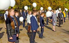 Почему дети попадали в обморок на школьной линейке в Великих Луках