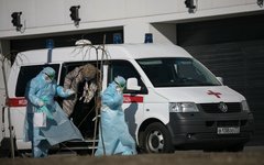 «Я умер и лежу в мешке»: от коронавируса гибнут те, кто на передовой