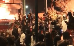 черные учиняют грабежи в США под прикрытием беспорядков