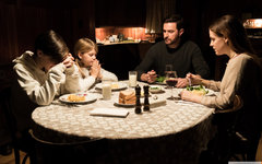 Кинопремьера «Сторожка»: Внучка Пресли, детки в клетке - все они марионетки