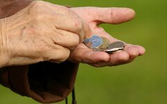 Власти отчитались о росте медианных зарплат, но всё «съели» инфляция и закредито