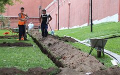 «Лучше и не прививать, чем создавать новое столпотворение»: вакцинация гастарбай