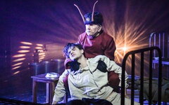 Театральная премьера «Отщепенцы»: по уставу плакать не положено!