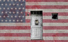 «Штраф, тюрьма, изъятие детей»: демократы США готовят спецлагеря