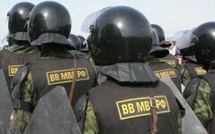 Бойцы внутренних войск МВД 