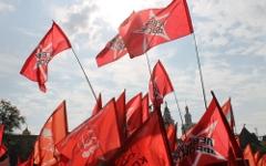 Флаги «Левого фронта» © KM.RU, Филипп Киреев
