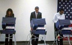 Барак Обама на избирательном участке. Фото из его Twitter @BarackObama