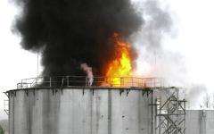 Пожар на нефтезаводе © РИА Новости, Илья Питалев