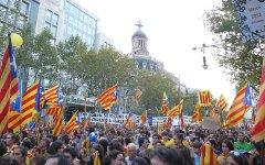 Митинг за независимость Каталонии. Фото Pere prlpz с сайта wikipedia.org 