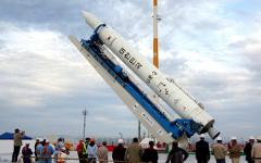 Ракета KSLV-1. Фото с сайта zum.com