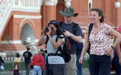 Туристы в Москве. Фото с сайта tour-compas.ru