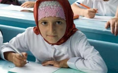 Школьница в хиджабе. Фото с сайта islamnews.ru
