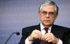 Премьер-министр Греции Лукас Пападимос, фото bloomberg.com