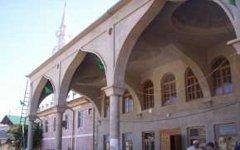 Центральная мечеть Буйнакска. Фото с сайта islamdag.ru