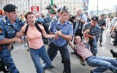 Разгон митинга. Фото с сайта forum.finam.ru
