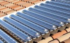 Под фотоэлементами находится вода (фото nakedenergy.co.uk)