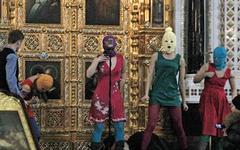 Акция Pussy Riot. Фото из «Живого Журнала» (pussy-riot.livejournal.com)